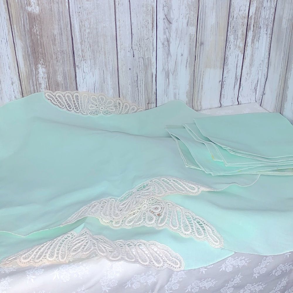 Vintage table‎ linens placemats and napkins Set of Four
